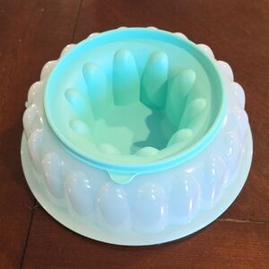 Vintage Tupperware Teal Jello Mold